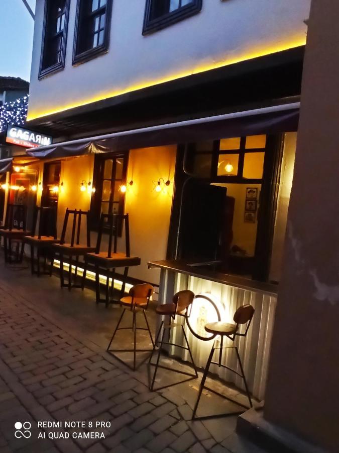 Gagarin Pub & Hotel Antalya Luaran gambar