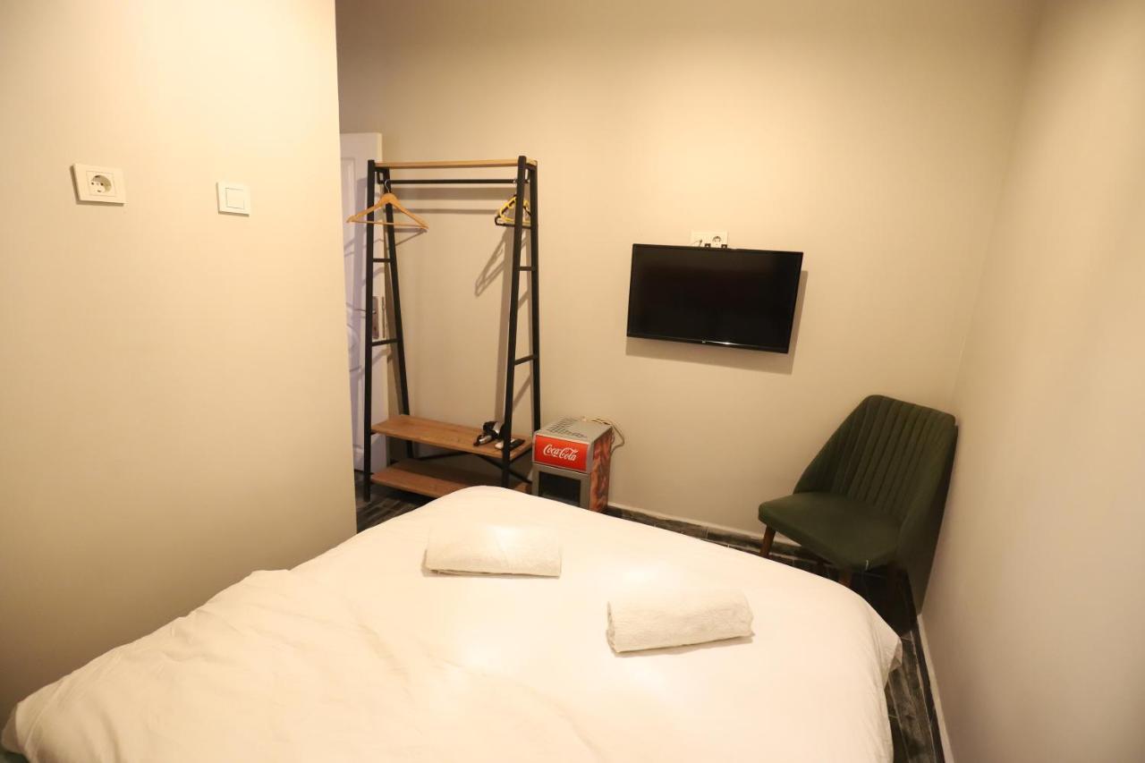 Gagarin Pub & Hotel Antalya Luaran gambar