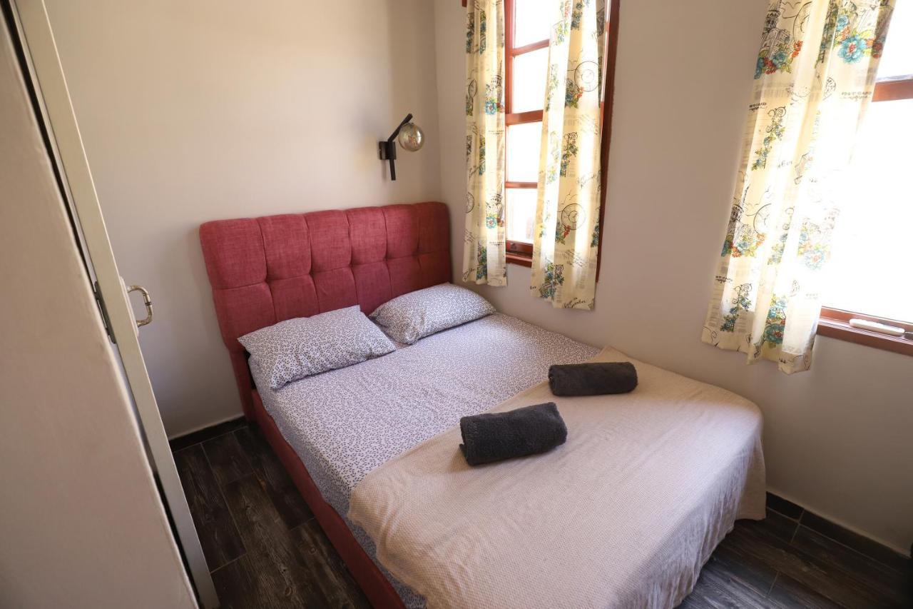 Gagarin Pub & Hotel Antalya Luaran gambar
