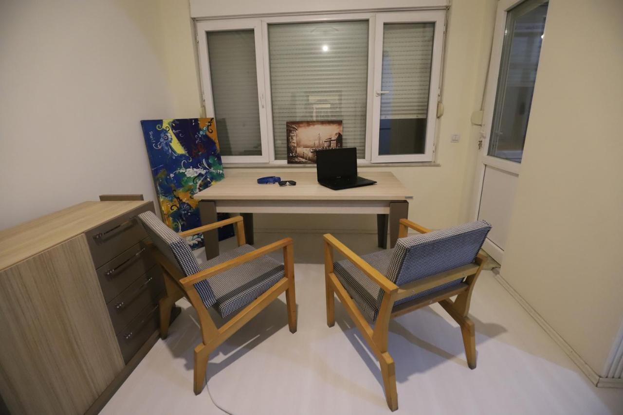 Gagarin Pub & Hotel Antalya Luaran gambar
