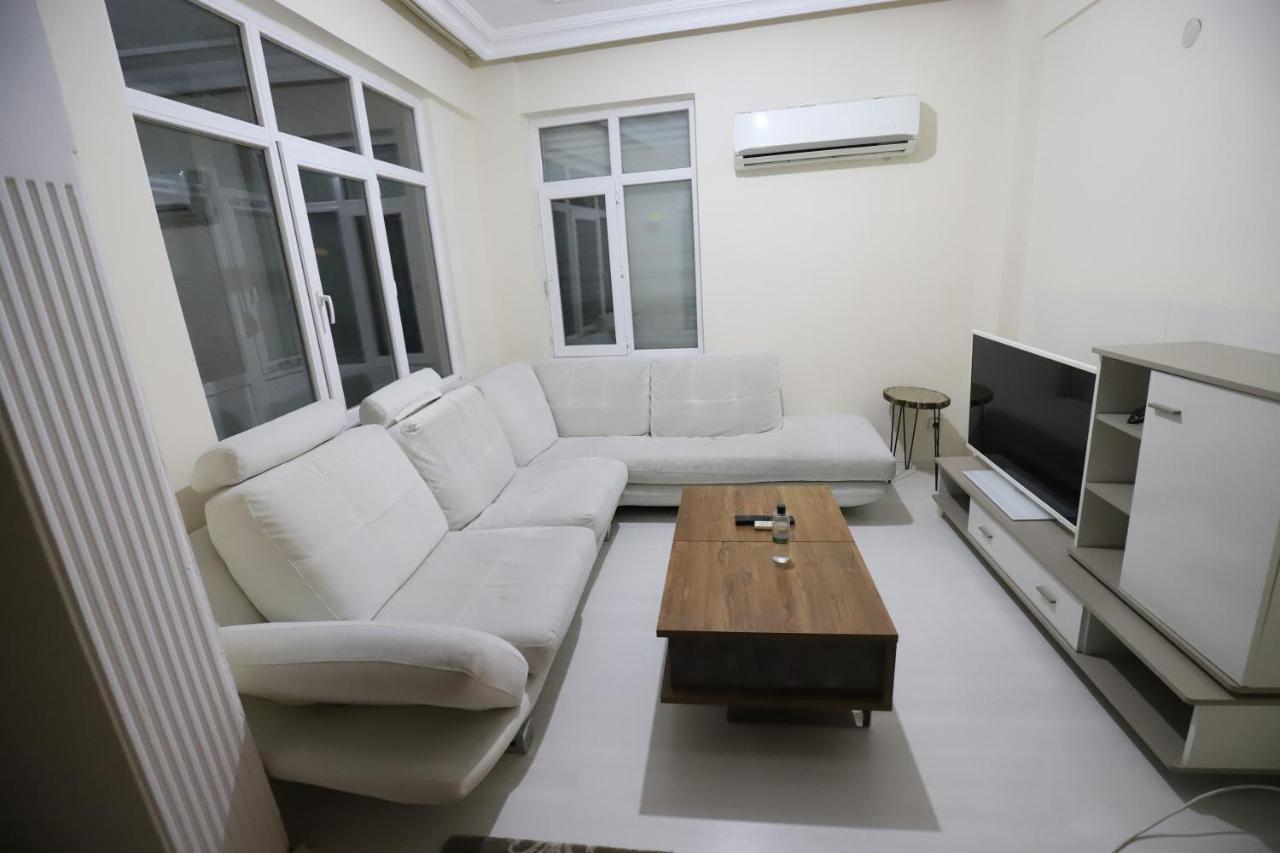 Gagarin Pub & Hotel Antalya Luaran gambar